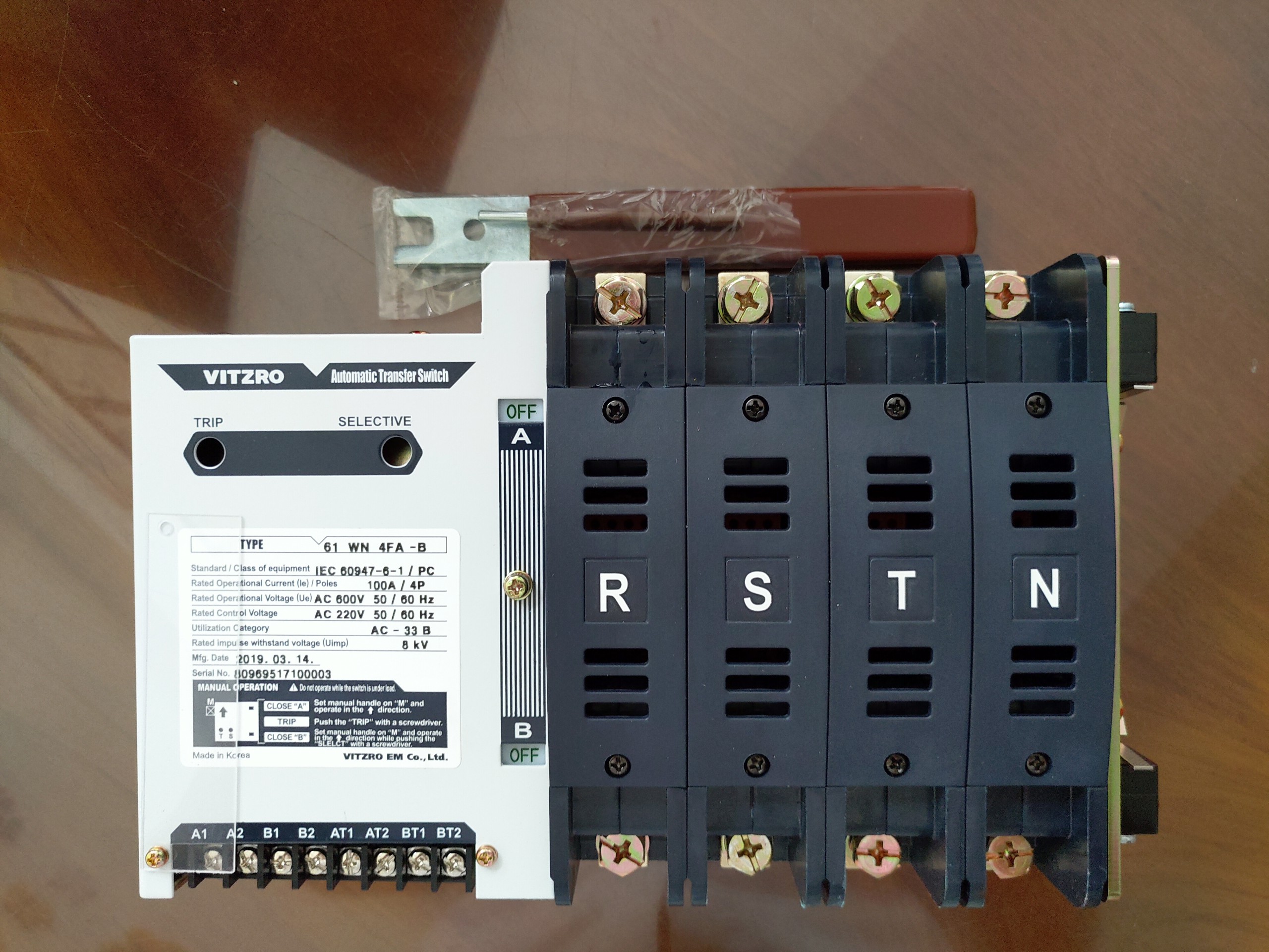ATS Vitzro 4P 100A 61WN - B60010WN