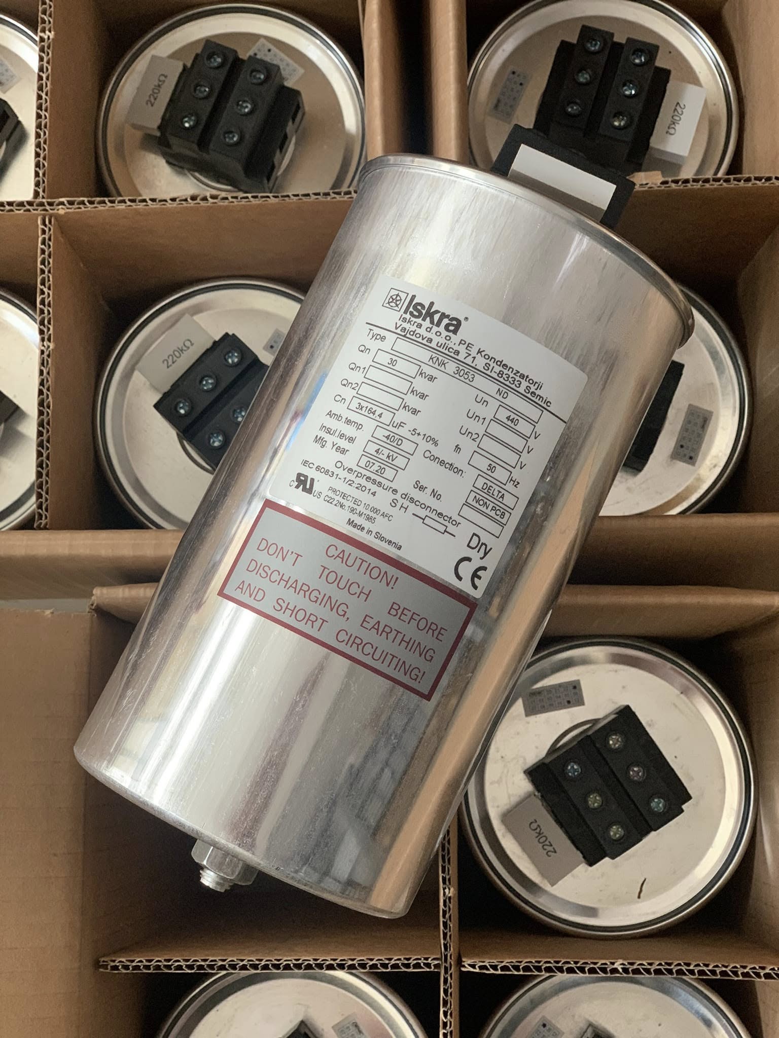 Tụ Bù Iskra 3P 40Kvar 440VAC - KNK305340